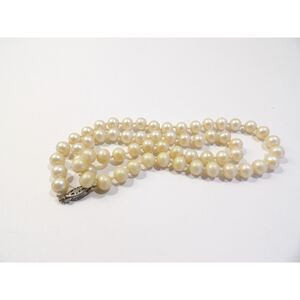 Vintage pearl necklace, 21" length, estate jewelry find